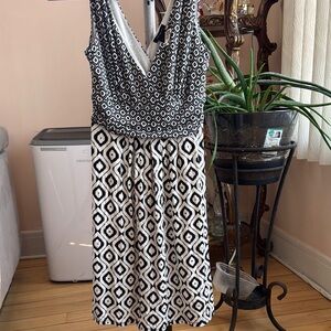 Black and White Geometric Pattern Dress